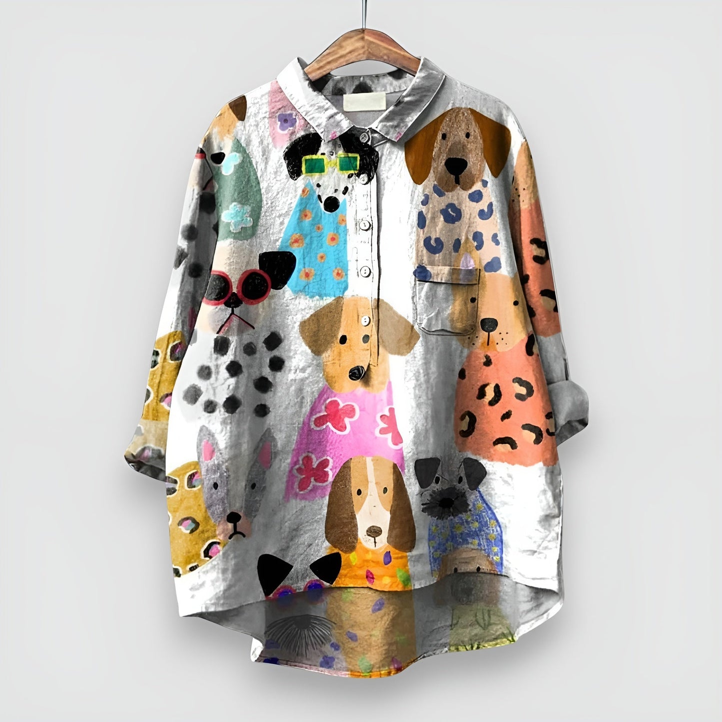 Kathrin | Künstlerische Damenbluse mit Hunde-Print